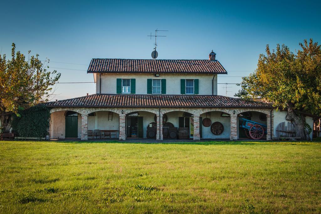 Maison d'hôtes La Fattoria à SantʼArcangelo di Romagna Extérieur photo